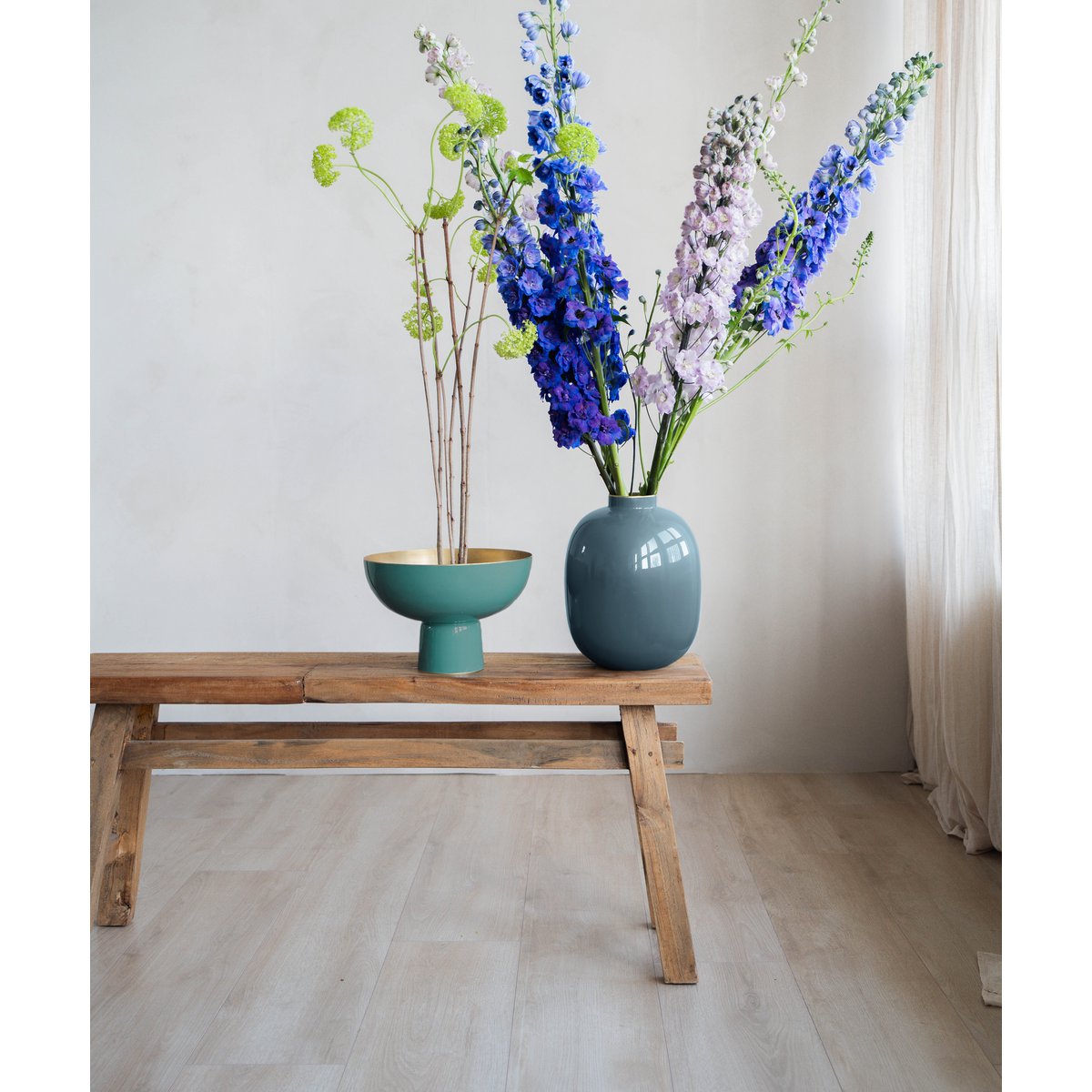 Hoge metalen schaal - Lichtblauw