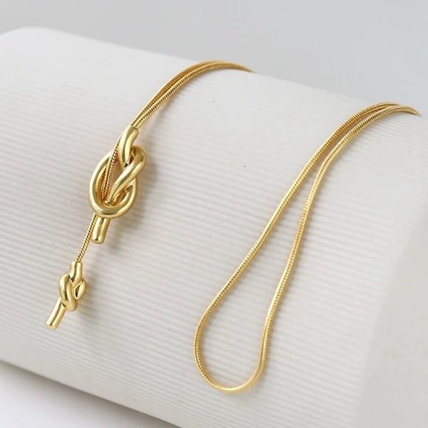 Elegante lange trui ketting