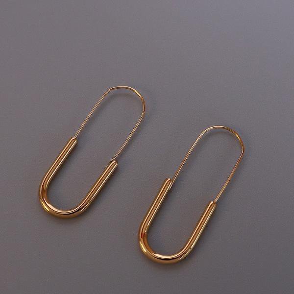 Paperclip oorbellen in zilver of goud