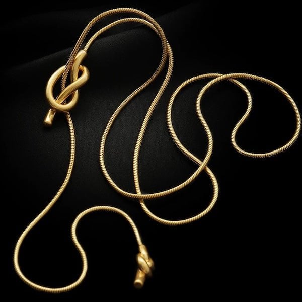 Elegante lange trui ketting