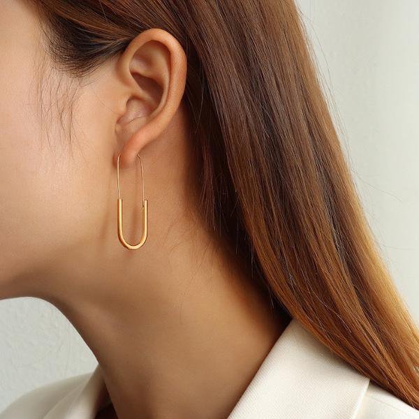 Paperclip oorbellen in zilver of goud
