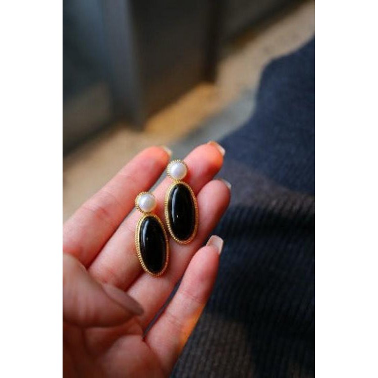 Vintage oorbellen met zwarte onyx en parels