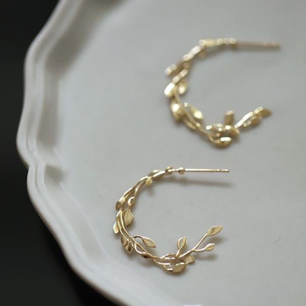 Lauwerkrans oorbellen in goud of zilver