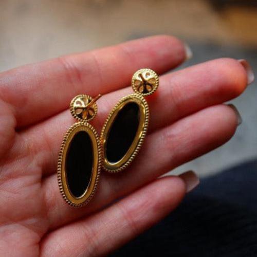 Vintage oorbellen met zwarte onyx en parels