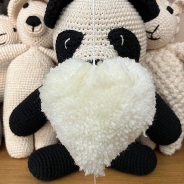 Slinger met Wollen Hartjes