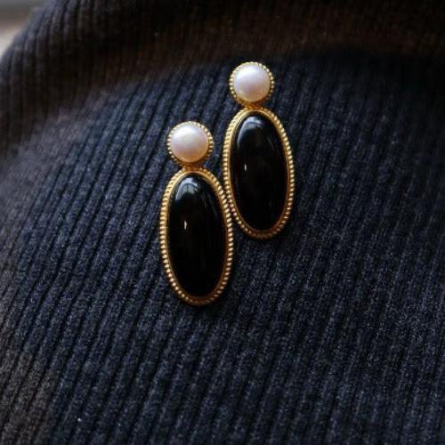 Vintage oorbellen met zwarte onyx en parels