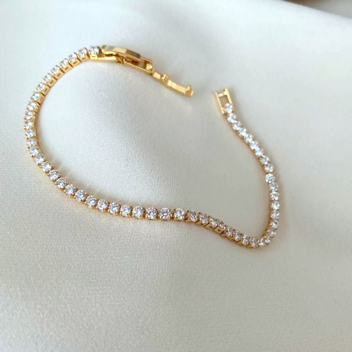 Klassieke diamanten-look armband