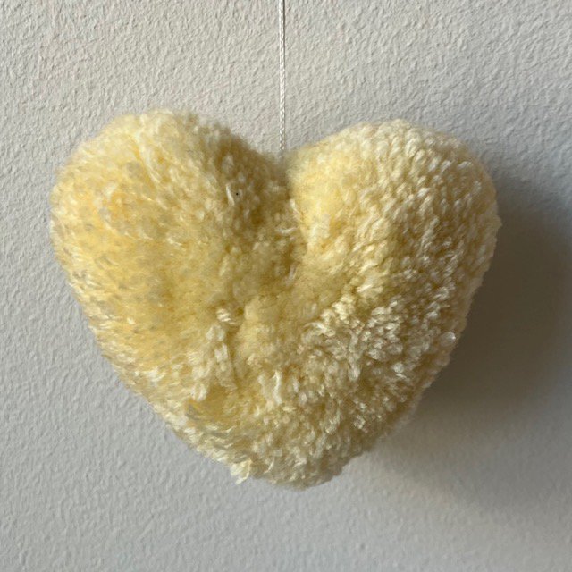 Mobiel met Veelkleurige Hartjes